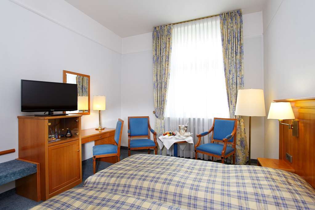 Schlosshotel Карлсруе Номер фото